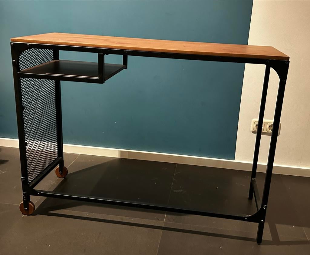 Leuk Industrieel IKEA bureautje - tiener/studentenkamer, Huis en Inrichting, Tafels | Sidetables, Gebruikt, 100 tot 150 cm, Ophalen of Verzenden