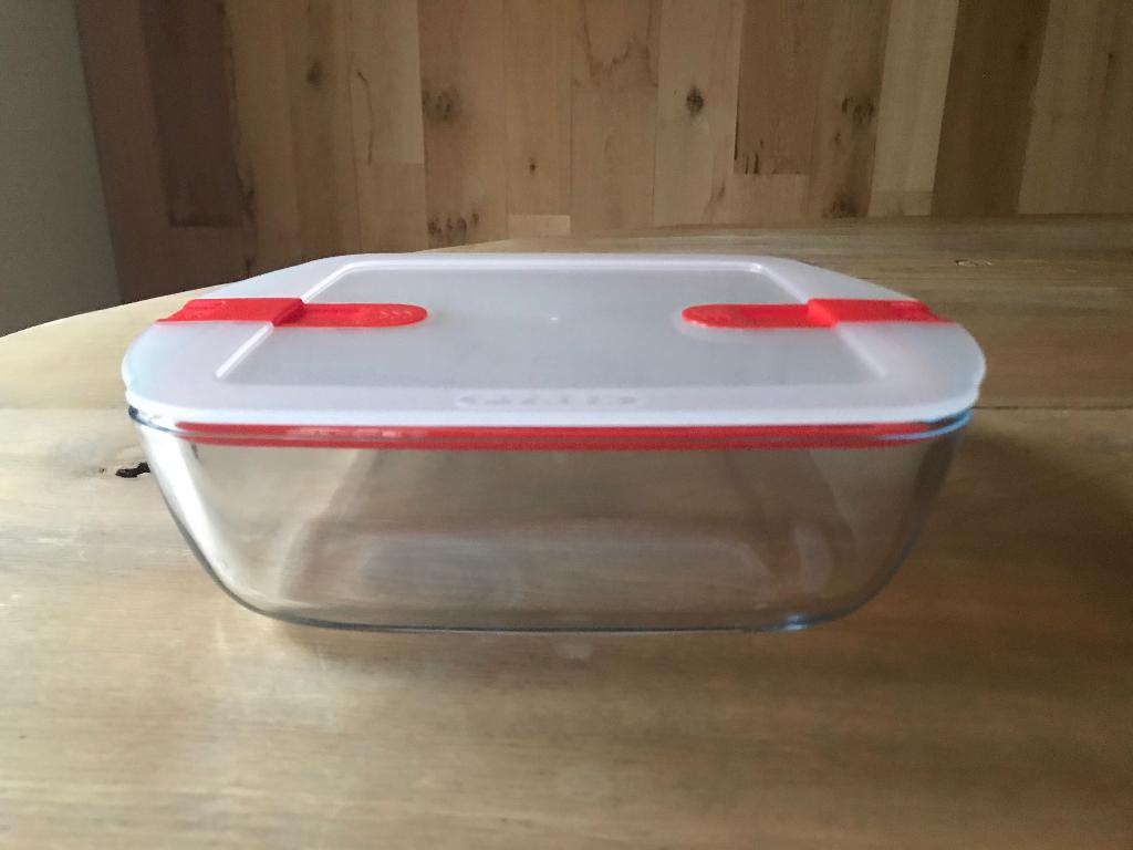 Pyrex ovenschaal met deksel, vierkant 21x21x6cm. (nieuw), Nieuw, Ophalen of Verzenden, Wit, Overige merken