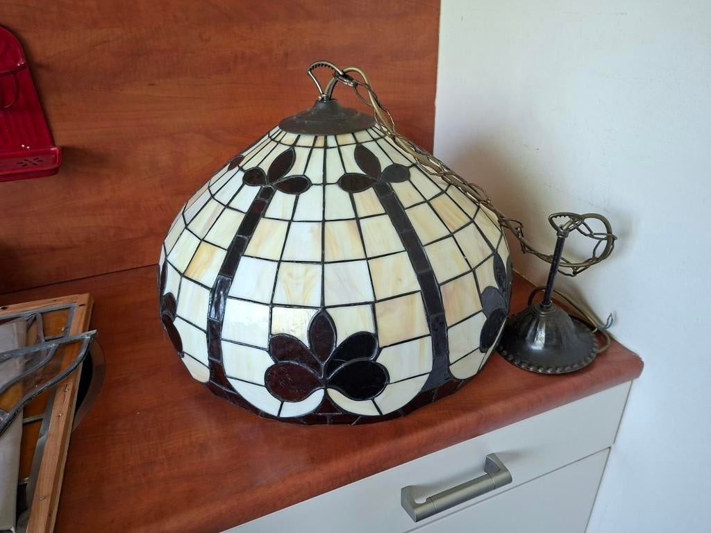 Tiffany hanglamp met bloemmotief, Antiek en Kunst, Antiek | Lampen, Ophalen of Verzenden