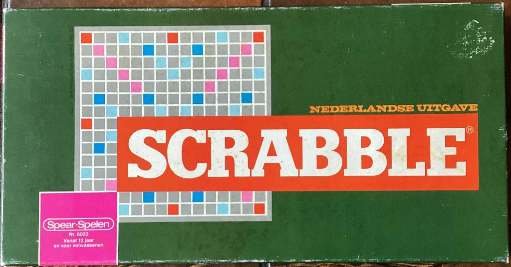 Compleet vintage scrabble spel Met plastic letters, Ophalen of Verzenden, Zo goed als nieuw