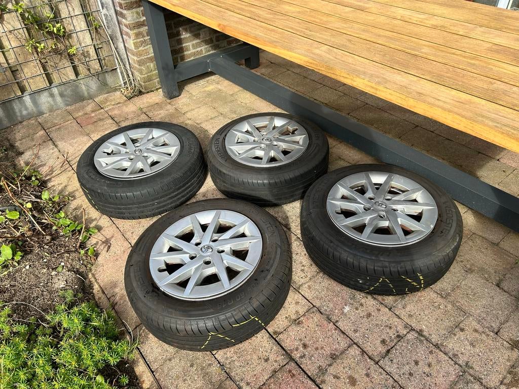 Vredestein zomerbanden 205/60 R16 92H met velgen, Ophalen of Verzenden, Gebruikt