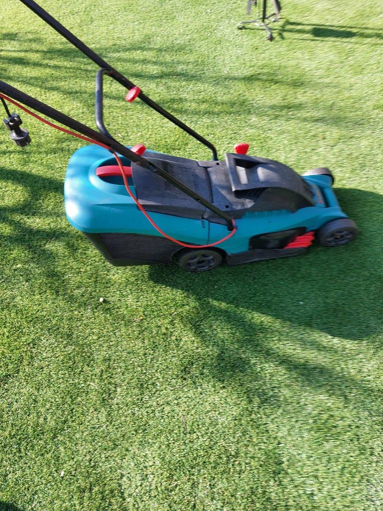 Bosch elektrische maaimachine, grasmaaier, Tuin en Terras, Grasmaaiers, Ophalen, Cirkelmaaier, Gebruikt, Elektrische grasmaaier