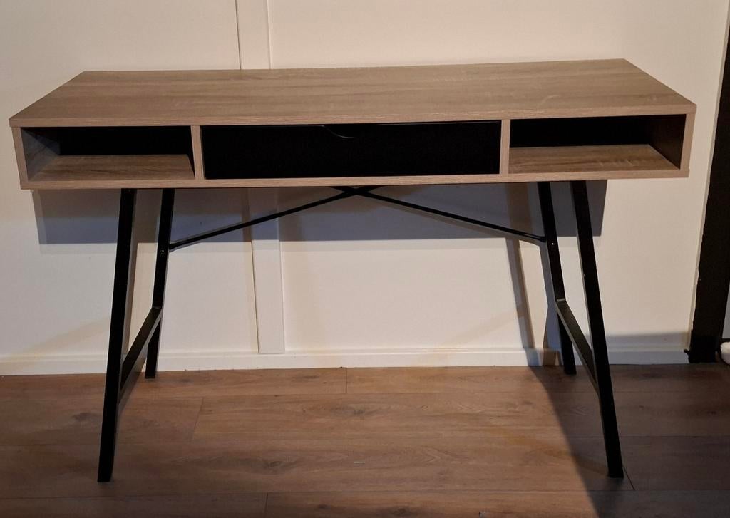 Bureau Jysk Abbetved, Huis en Inrichting, Bureaus, Ophalen, Zo goed als nieuw