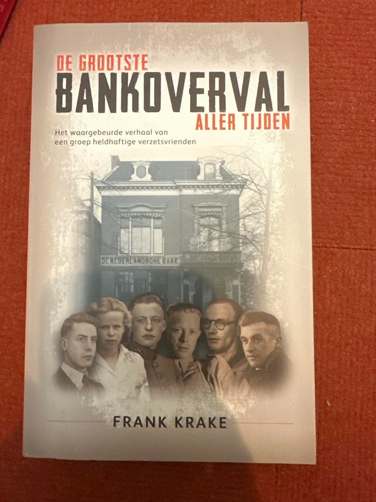 Frank Krake - De grootste bankoverval aller tijden, Tweede Wereldoorlog, Ophalen of Verzenden, Zo goed als nieuw, Frank Krake