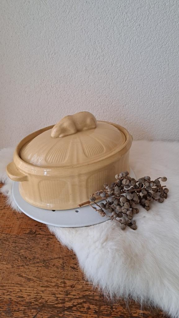 Oude pate pot met haas op de deksel van Regout, 21 cm, Ophalen of Verzenden