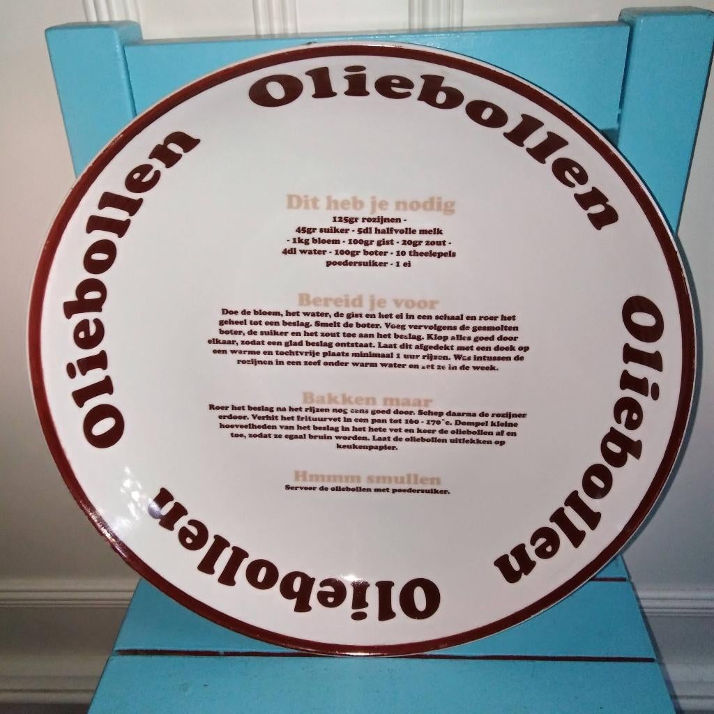 Oliebollenschaal met recept afbeelding, Huis en Inrichting, Keuken | Servies, Gebruikt, Schaal of Schalen, Overige stijlen, Aardewerk