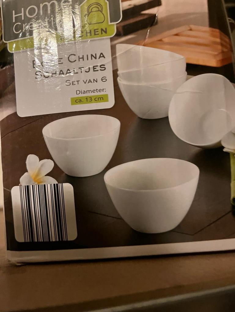 6 stuks Bone China Schaaltjes wit, Huis en Inrichting, Keuken | Servies, Overige materialen, Nieuw, Ophalen of Verzenden, Schaal of Schalen