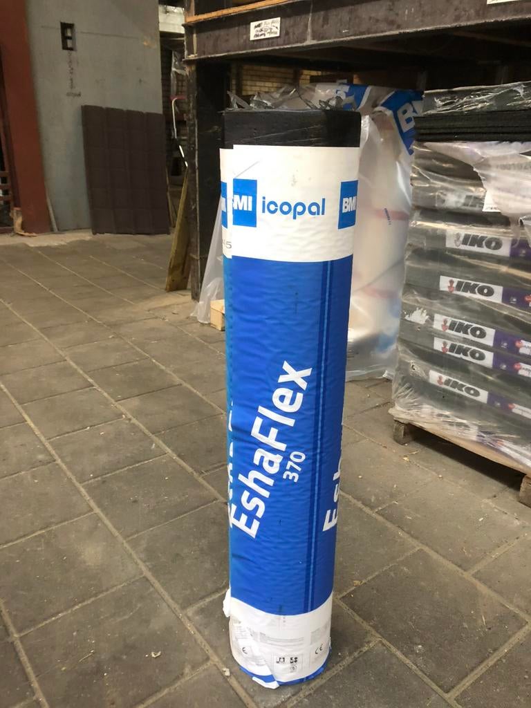 Nieuwe dakrollen , dakleer ,  zowel glad als mineraal, Overige materialen, Zwart, Nieuw, Ophalen of Verzenden