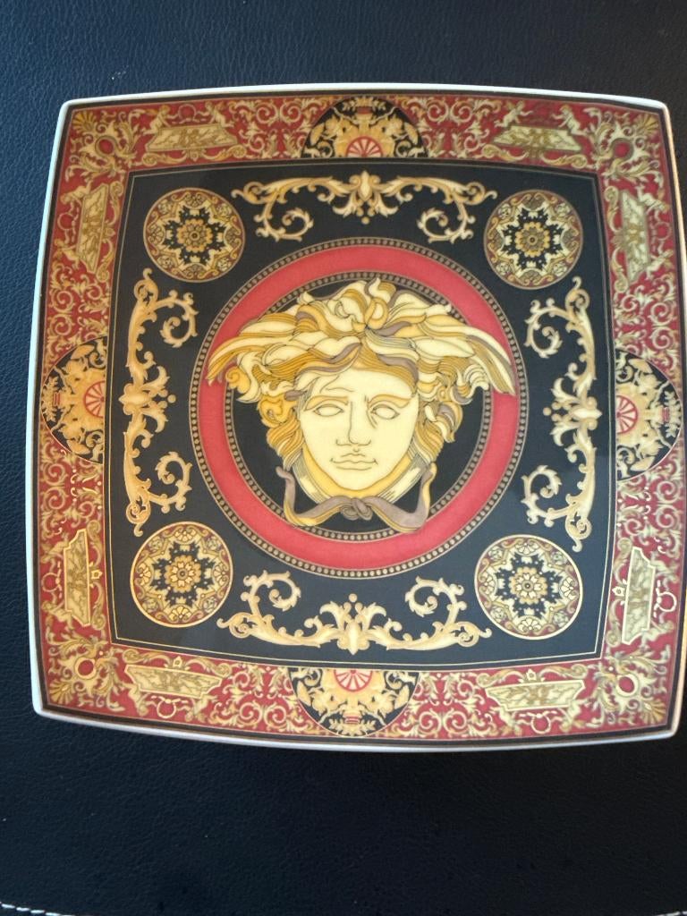 Versace Rosenthal Versace Medusa Square Dish, Gebruikt, Ophalen of Verzenden, Bord(en), Overige stijlen