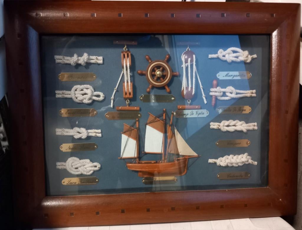 Nautische knopenlijst in lijst met scheepsmodel, Verzamelen, Scheepvaart, Ophalen of Verzenden, Zo goed als nieuw