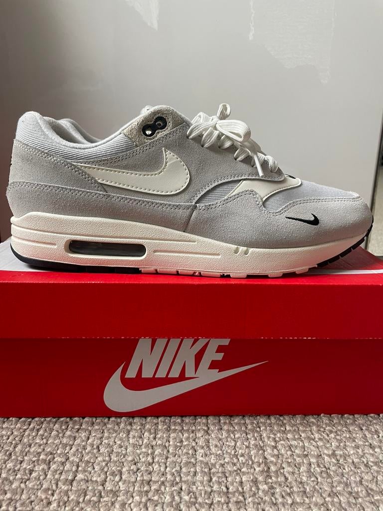 Nike air max 1 mini swoosh “Pure Platinum” / 45,5, Kleding | Heren, Schoenen, Ophalen of Verzenden, Zo goed als nieuw, Wit, Sneakers of Gympen