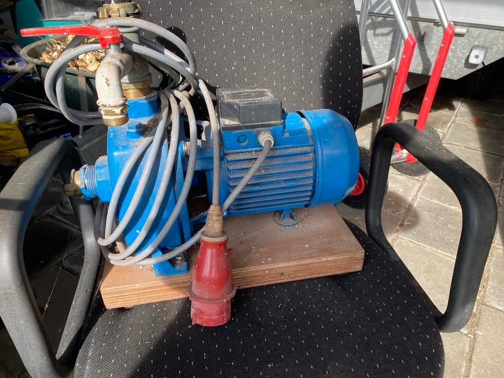 Waterpomp hoge capaciteit., Ophalen, Gebruikt, Elektrisch, Besproeiingspomp