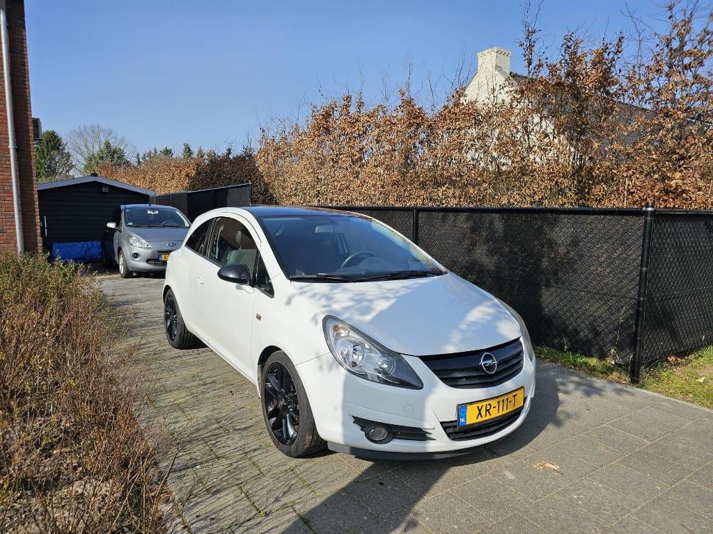 Opel Corsa 1.2 16V 3D 2009 Wit, Auto's, Opel, Voorwielaandrijving, 40 €/maand, Zwart, 4 cilinders