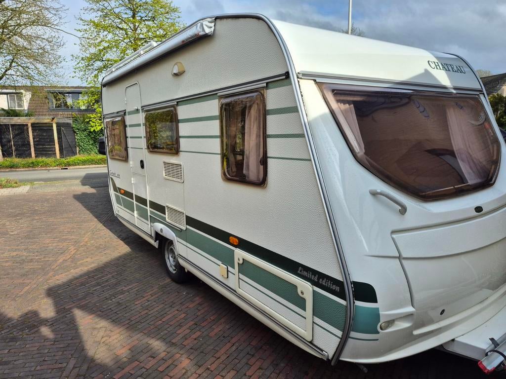 Chateau Caratt 430 met mover, voortent en rolluifel, Chateau, Dwarsbed, Treinzit, 750 - 1000 kg