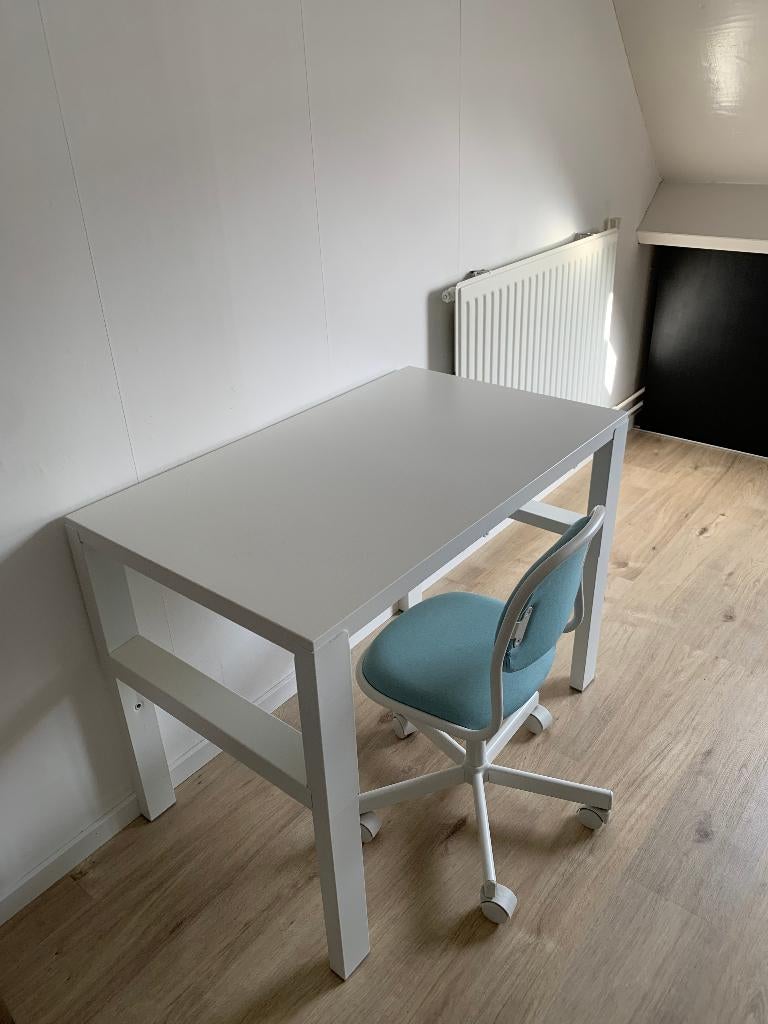 Kinderbureau Pahl Ikea + stoel, Ophalen, Zo goed als nieuw, Tafel(s) en Stoel(en)