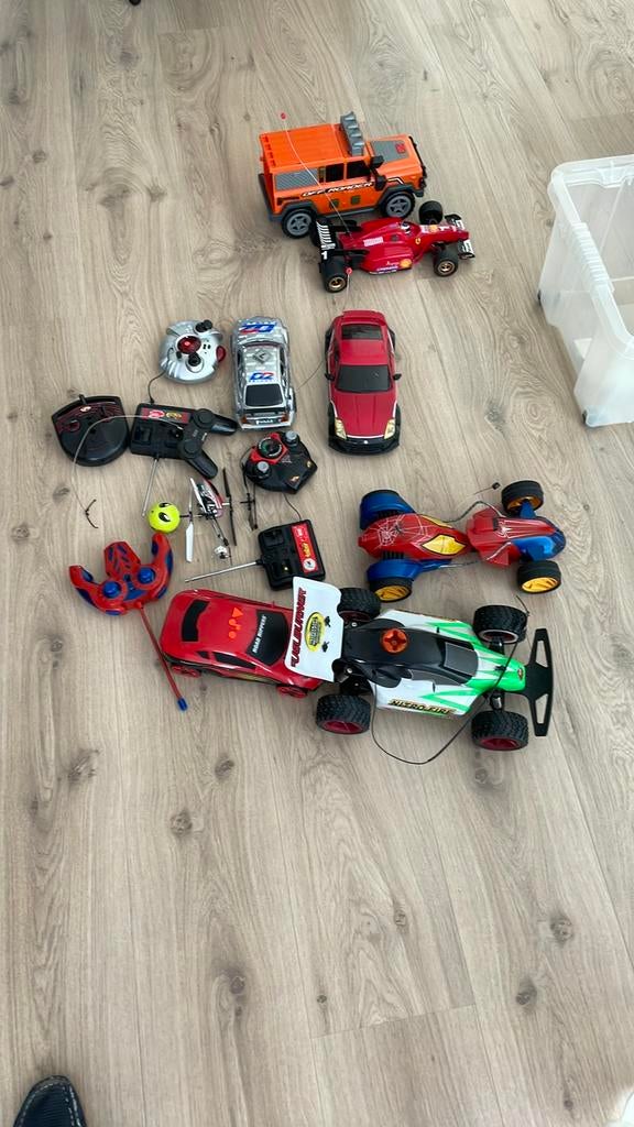 Radiografisch bestuurbare auto,s, Ophalen of Verzenden, Zo goed als nieuw, Overige schalen, Auto offroad