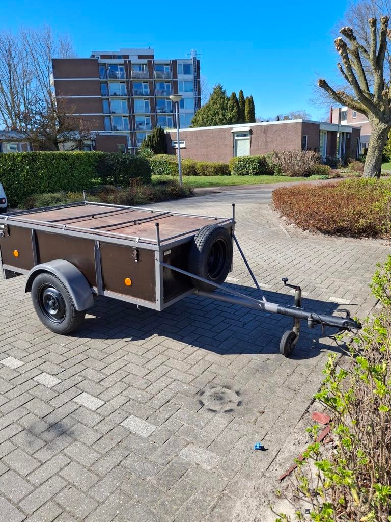 Gesloten aanhanger  met goed werkende verlichting, reserve, Ophalen of Verzenden, Gebruikt