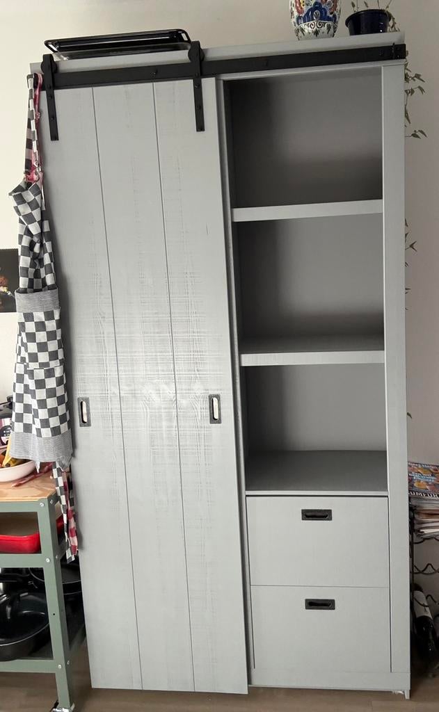 VT Wonen Barn kast in grijs, Ophalen, 100 tot 150 cm, 200 cm of meer, Zo goed als nieuw