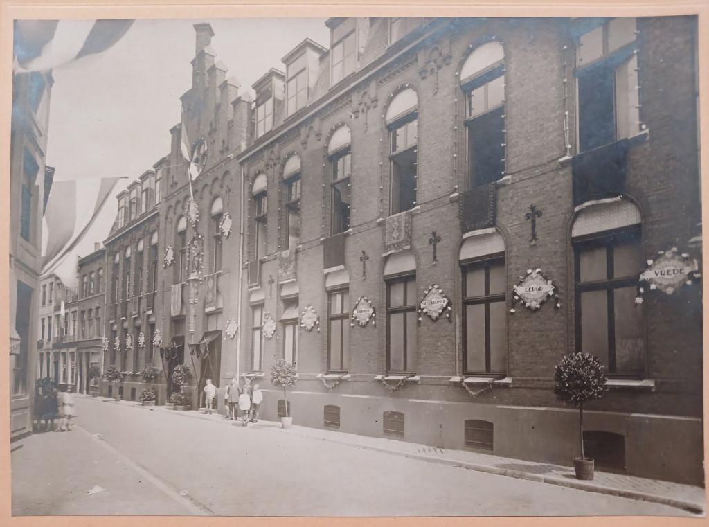 Maastricht 1929 Sint Pieterstraat 23  2 grote oude foto's, Gebruikt, Verzenden, Foto, Gebouw