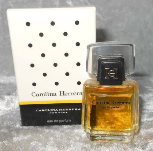 Parfum miniatuur Carolina herrera woman + doosje, Verzamelen, Parfumverzamelingen, Ophalen of Verzenden, Zo goed als nieuw, Miniatuur