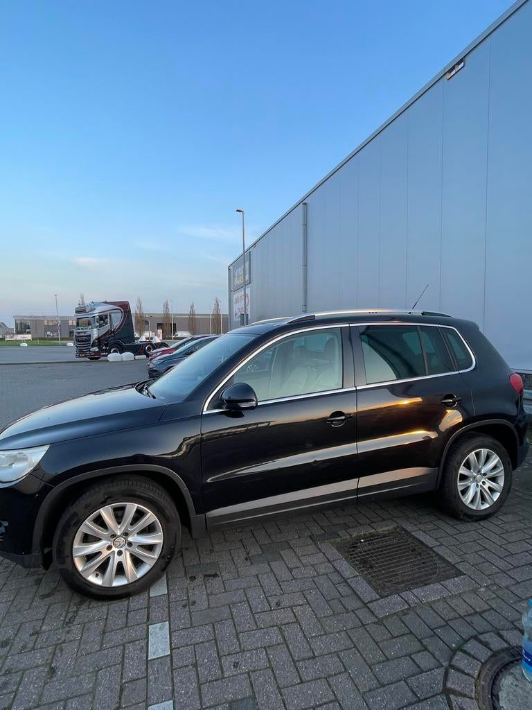 Volkswagen Tiguan 1.4 TSI 110KW 4MOTION 2008 Zwart, Auto's, Volkswagen, Beige, 4 cilinders, Zwart, Vierwielaandrijving