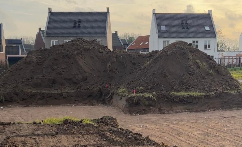 Gratis ophooggrond af te halen, Tuin en Terras, Zand, Ophalen, Gebruikt, Ophoogzand
