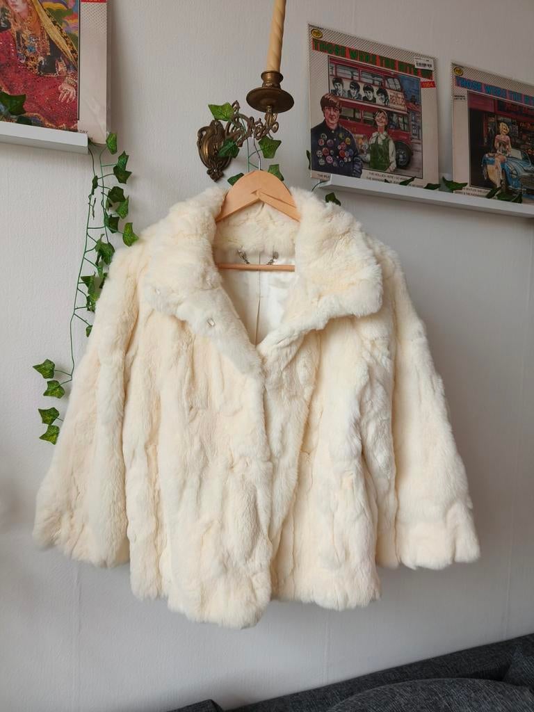 Witte konijnenbont jas in nieuwstaat, Ophalen of Verzenden, Zo goed als nieuw, Wit