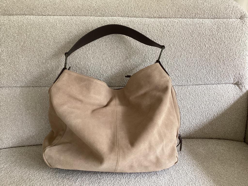 Zandkleur SUÈDE BUIDELTAS, afgezet met bruin leder, nieuw, Sieraden, Tassen en Uiterlijk, Tassen | Damestassen, Ophalen of Verzenden