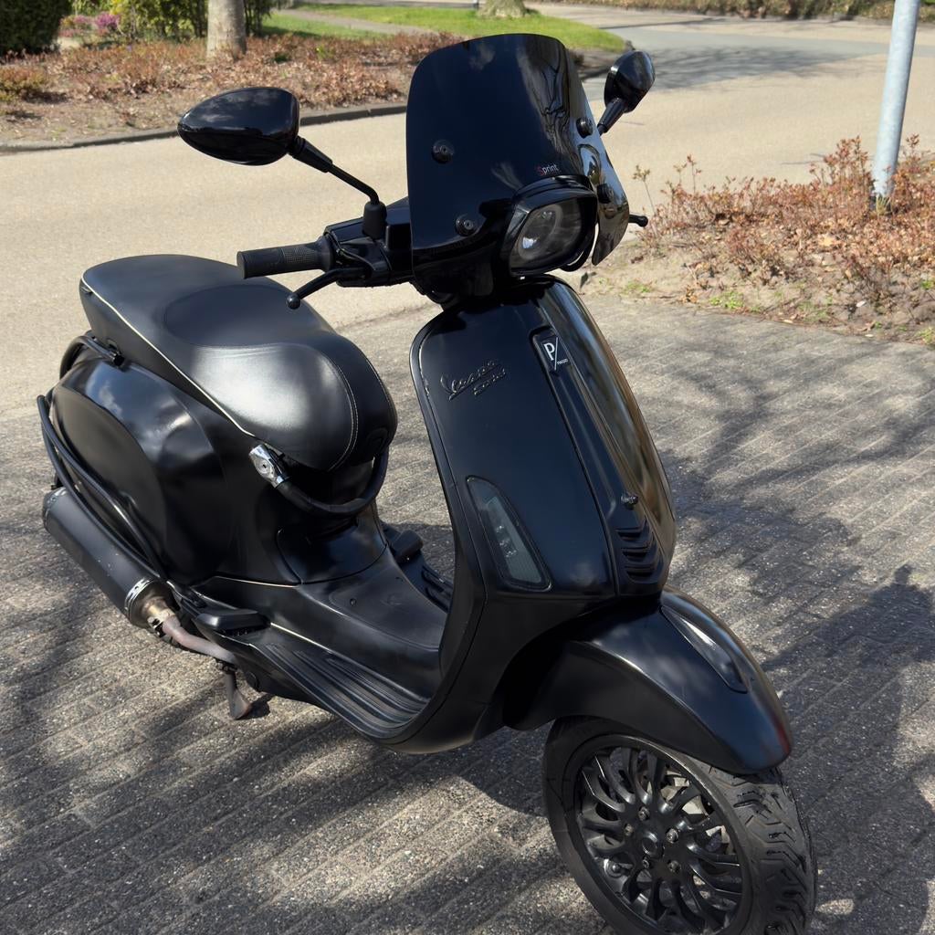 Vespa Sprint 2016 | 80CC | All-Black, Ophalen, Zo goed als nieuw, Benzine