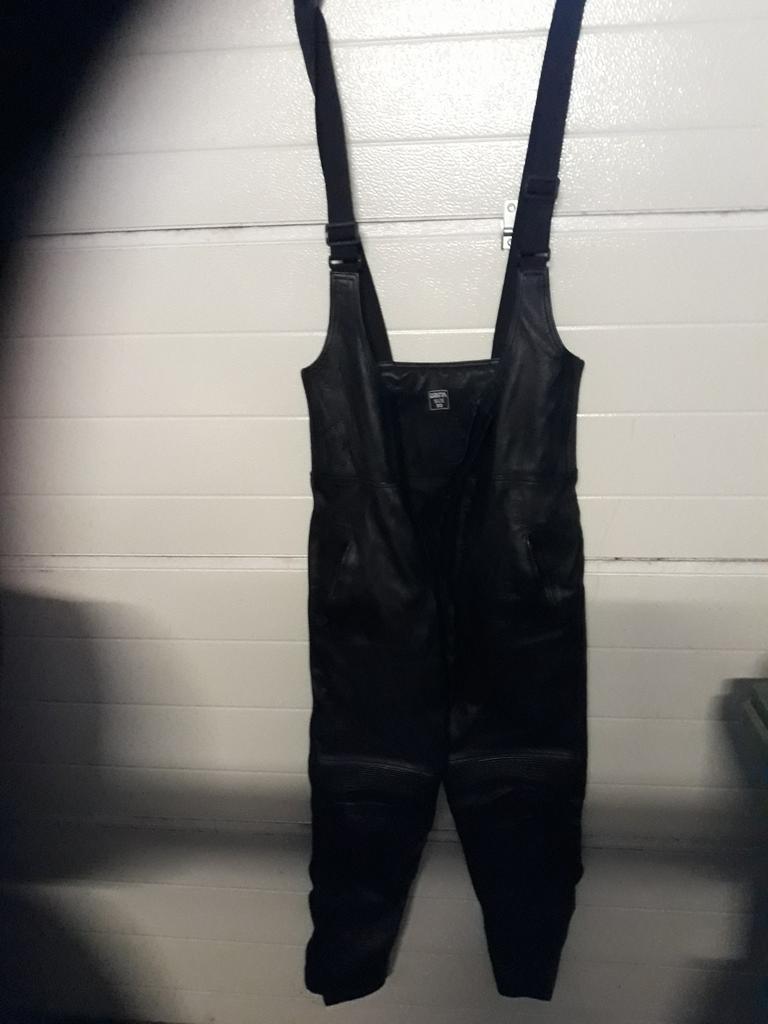 Leren motorbroek maat50 ( dik leer ) excl verzendkosten, Motoren, Kleding | Motorkleding, Ophalen, Tweedehands, Broek | leer, Orina