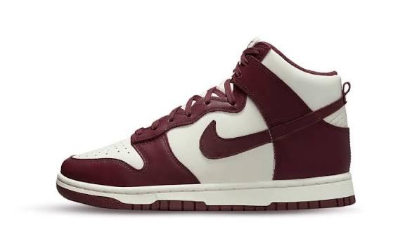 Nike Dunk High Bordeaux - Gloednieuw - Diverse maten, Kleding | Dames, Schoenen, Nieuw, Sneakers of Gympen, Rood, Ophalen of Verzenden
