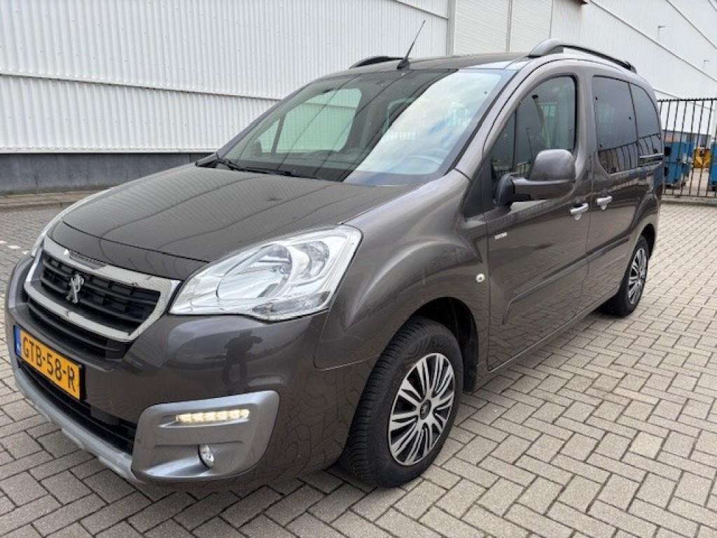 Peugeot PARTNER TEPEE 1.2 PureTech Allure, Gebruikt, 1199 cc, Bedrijf, Handgeschakeld