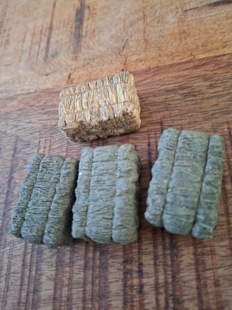 Schleich  hooi . Stro  blokken, Ophalen of Verzenden, Zo goed als nieuw, Hond of Kat, Beeldje of Figuurtje