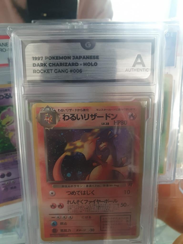​[Zeldzaam] 1997 Dark Charizard Holo – Japanese Team Rocket, Ophalen of Verzenden, Zo goed als nieuw