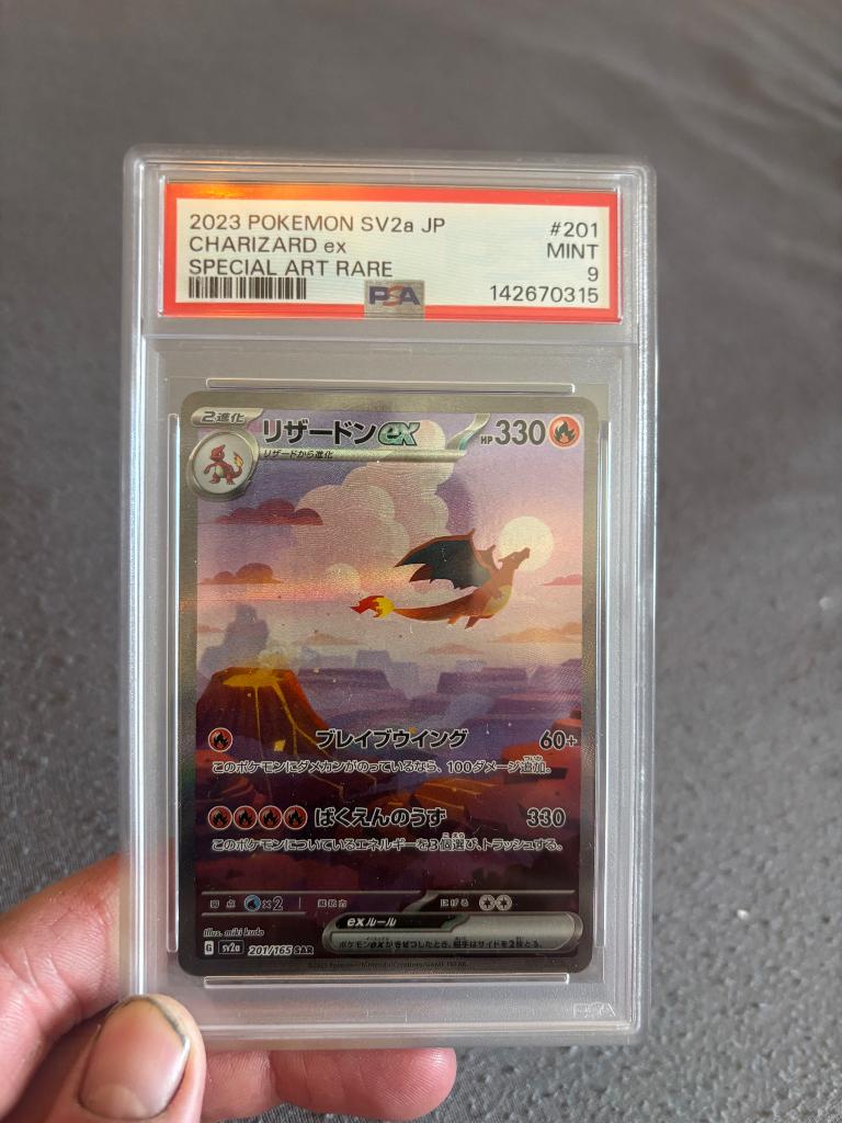 Charizard 151 PSA9 (JPN), Hobby en Vrije tijd, Verzamelkaartspellen | Pokémon, Ophalen of Verzenden, Zo goed als nieuw, Losse kaart