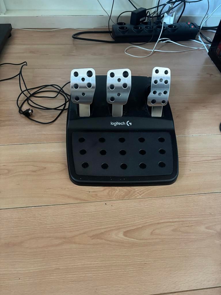 Logitech G29 racestuur met pedalen, 1 speler, Racen en Vliegen, Ophalen of Verzenden, Zo goed als nieuw