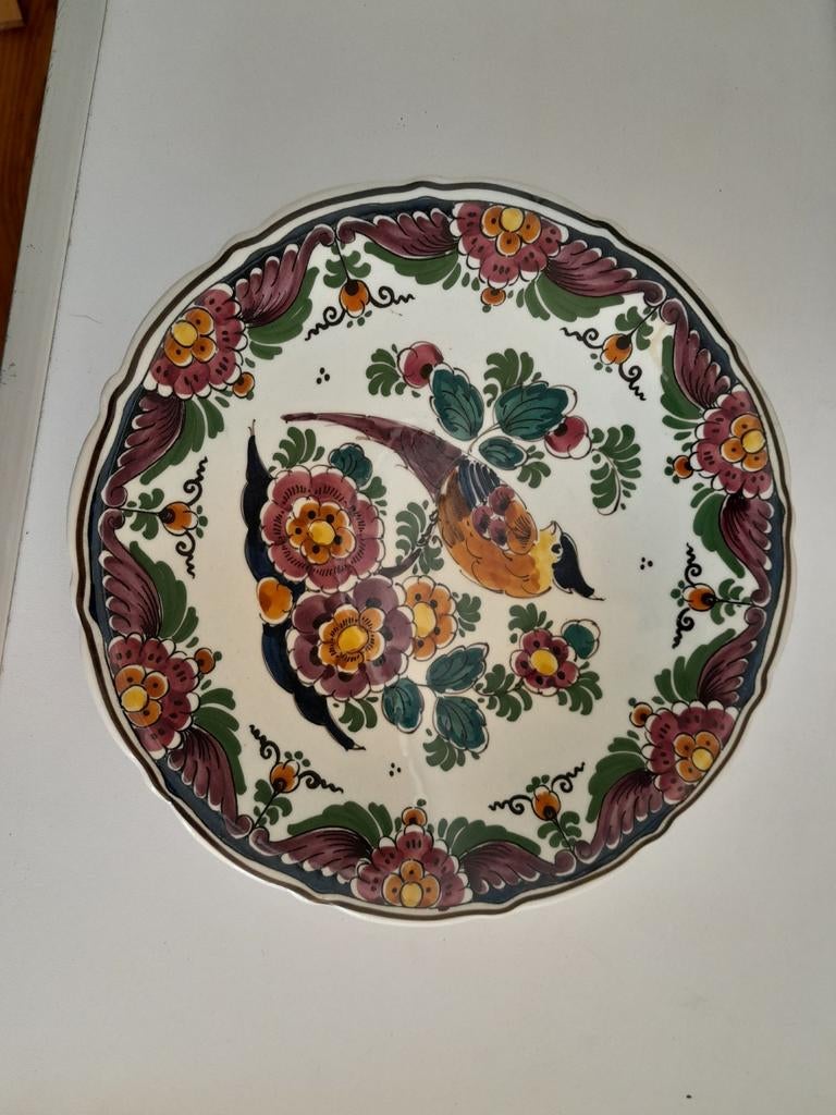 Delfts Polychroom wandbord met vogel en bloemen, Antiek en Kunst, Ophalen of Verzenden