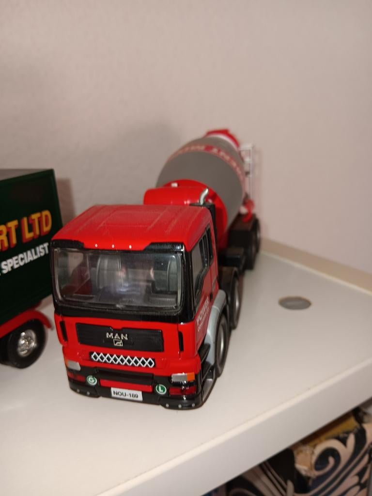 Diverse vrachtwagens en 2 treinen, Hobby en Vrije tijd, Modelauto's | 1:50, Verzenden, Bus of Vrachtwagen