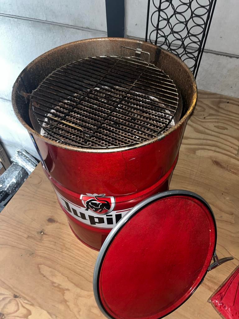Jupiler vat barbecue - Uniek en sfeervol, Ophalen, Gebruikt, Met accessoires
