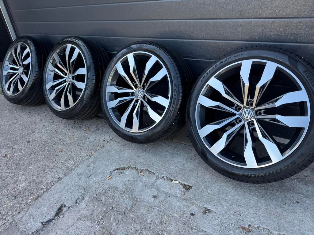 Originele Volkswagen Tiguan Suzuka 20 inch velgen, Gebruikt, 255 mm, Banden en Velgen, Ophalen of Verzenden