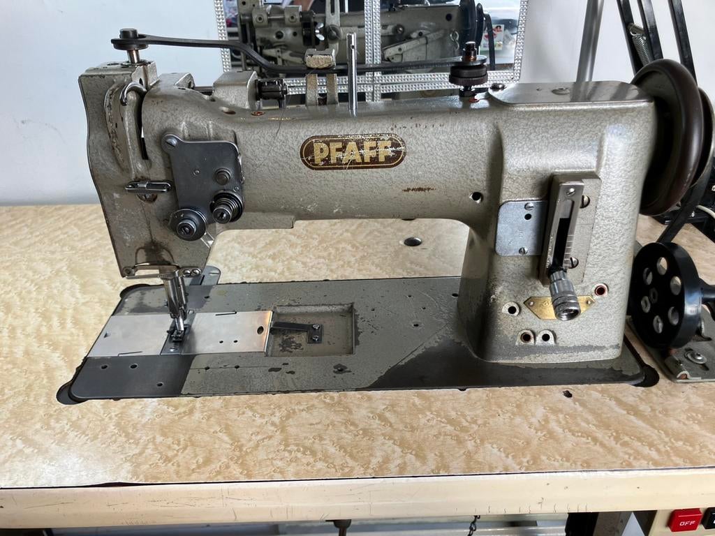 Pfaff 545-H3-1CLMN industriële naaimachine, Ophalen, Naaimachine, Industrieel, Gebruikt