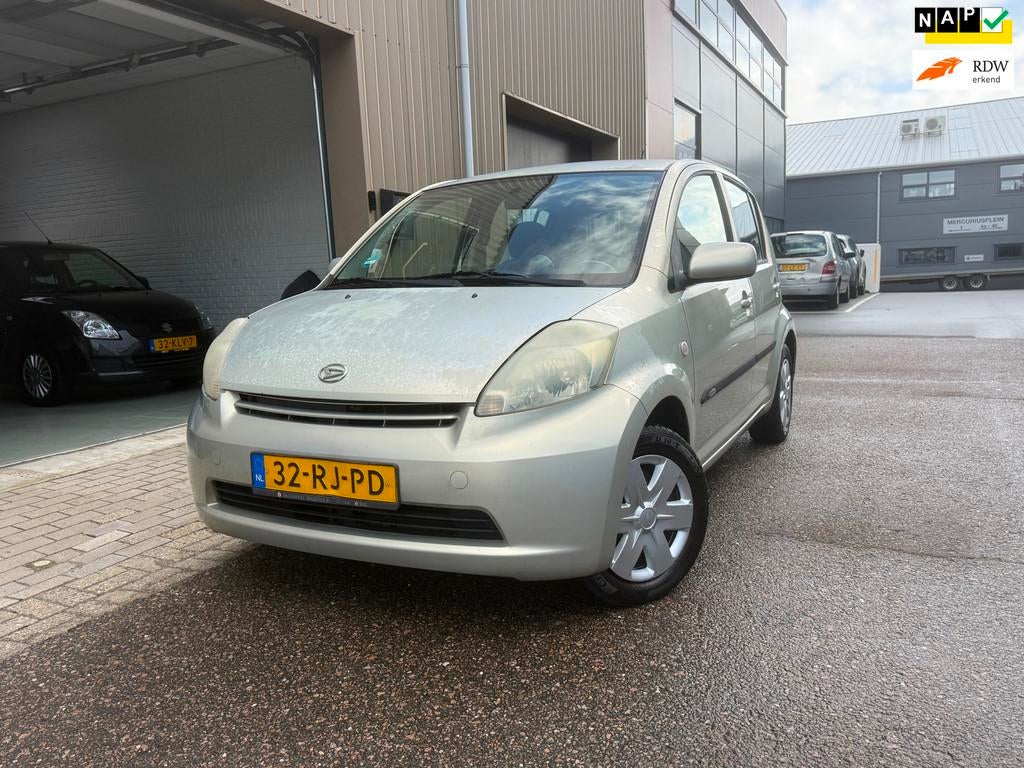 Daihatsu Sirion 2 1.3-16V Comfort Automaat Airco, Auto's, Daihatsu, Huisgarantie, 4 cilinders, Met garantie (alle), Beige