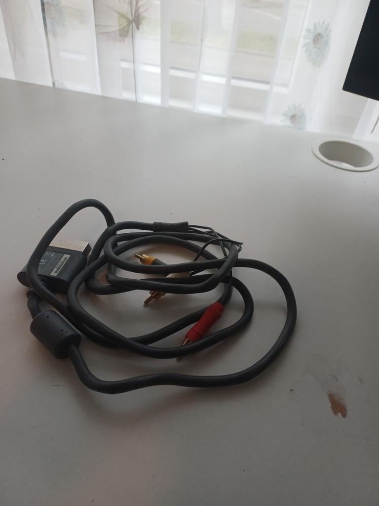 Xbox 360 AV Kabel - Composiet (Rood/Wit/Geel), Spelcomputers en Games, Spelcomputers | Xbox | Accessoires, Gebruikt, Xbox 360