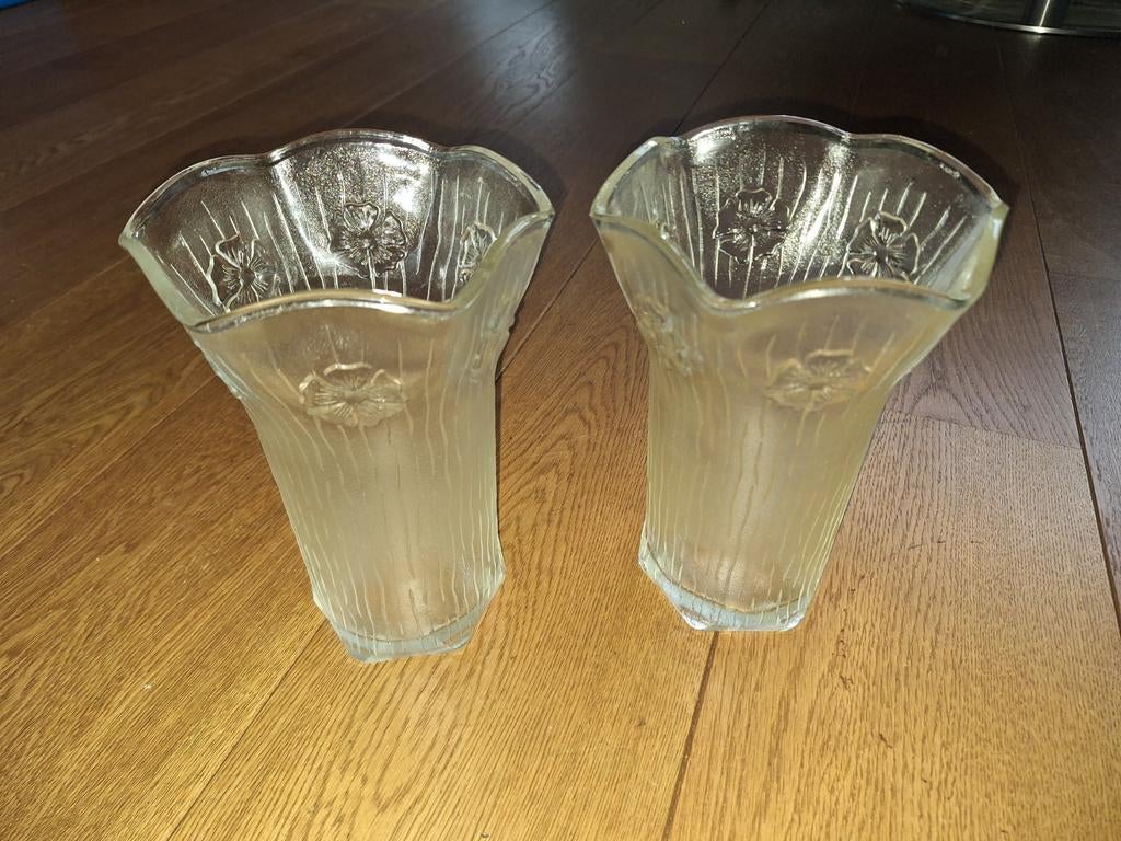 2 mooie vintage vazen Italy, Ophalen of Verzenden, Zo goed als nieuw, Glas