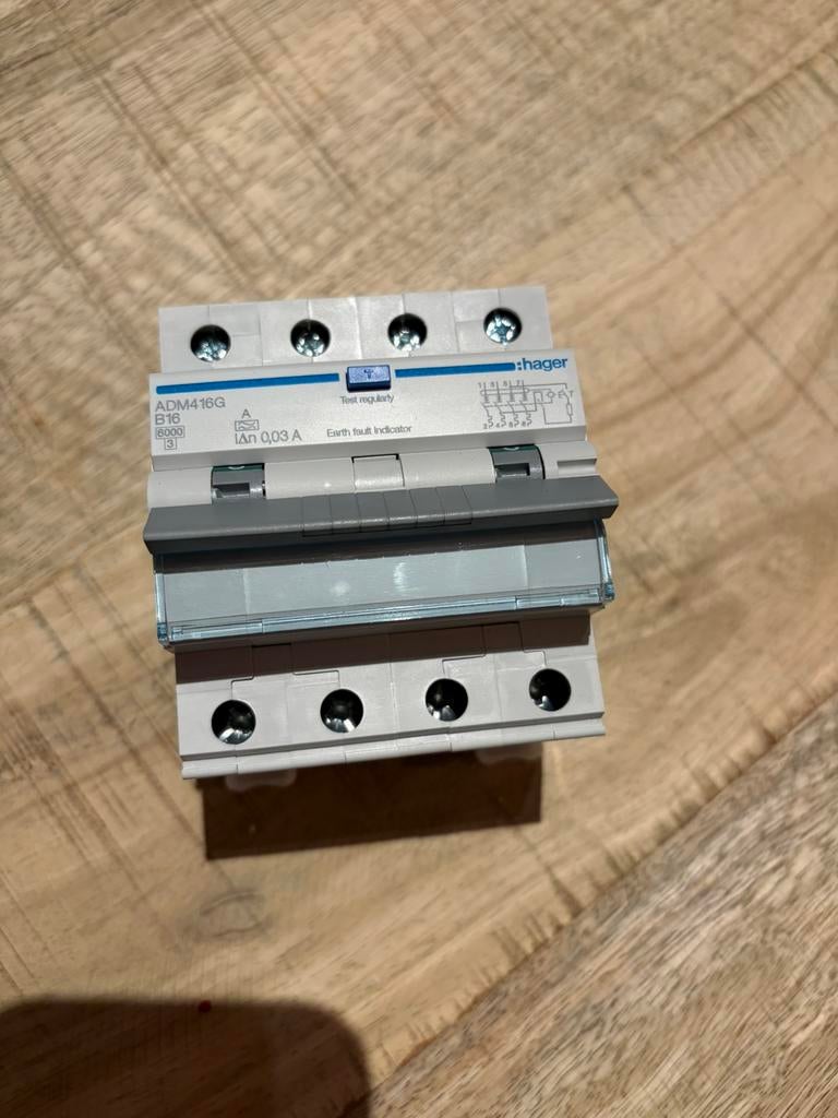 Hager aardlekautomaat B16 30mA 3-fase (4P) 6kA (ADM416G), Ophalen, Nieuw