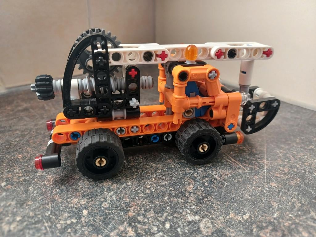 Lego technic 42088 hoogwerker 2in1, Lego, Compleet, Ophalen of Verzenden, Zo goed als nieuw
