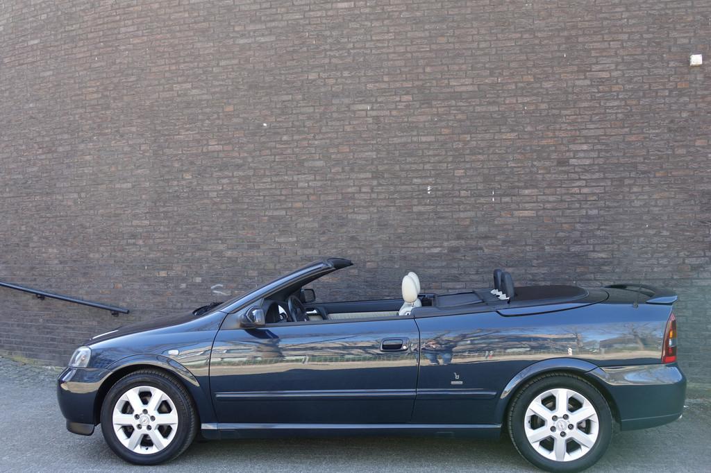 Opel Astra Cabriolet 1.8-16V Bertone cabriolet, leder, trekh, Auto's, 4 cilinders, 1796 cc, Bedrijf, 126 pk