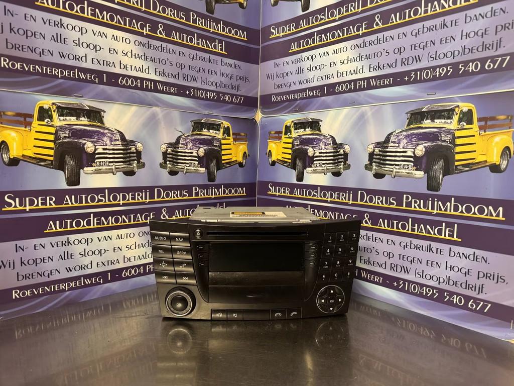 Mercedes w211 radio navi systeem, Gebruikt, Mercedes-Benz AG, Mercedes-Benz, Ophalen of Verzenden