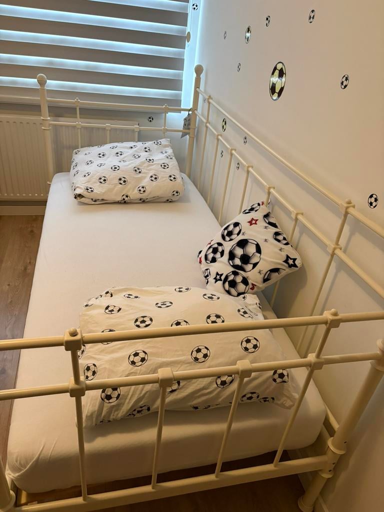 1 persoons bed metaal farme, Huis en Inrichting, Slaapkamer | Bedden, Ophalen, Gebruikt, 90 cm, Eenpersoons