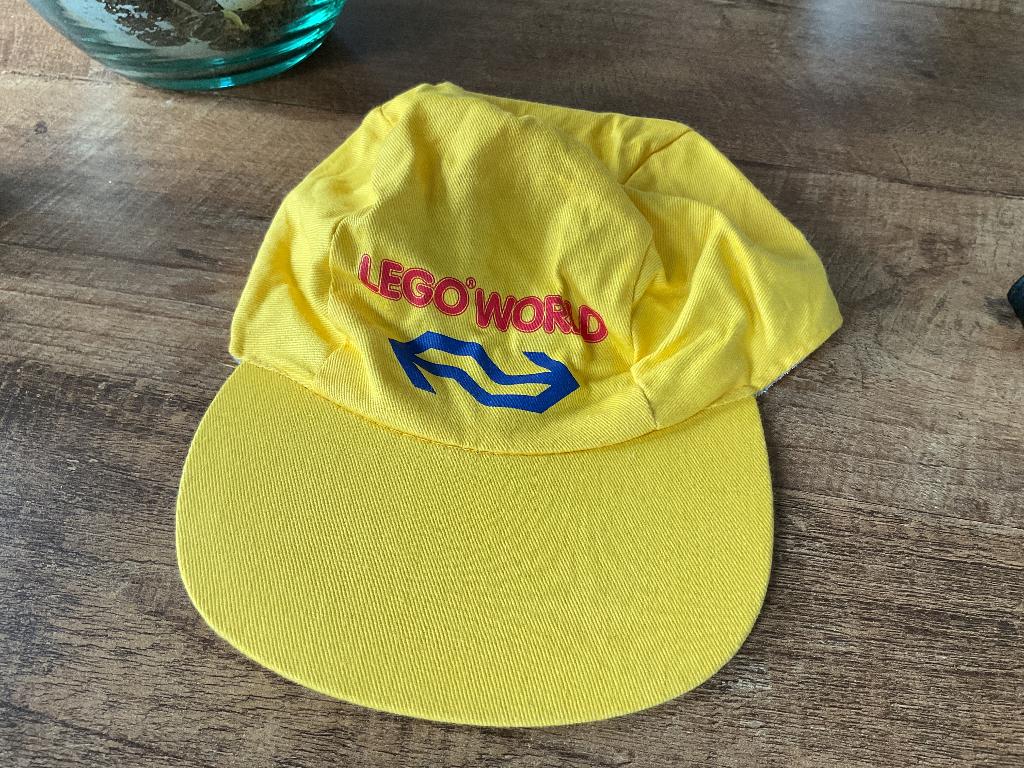 Legoworld NS pet cap, Verzamelen, Ophalen of Verzenden, Zo goed als nieuw, Overige soorten, Overige typen